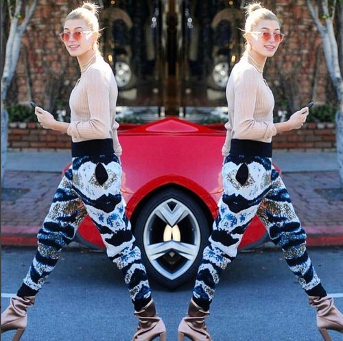 HAILEY BALDWIN Baja East