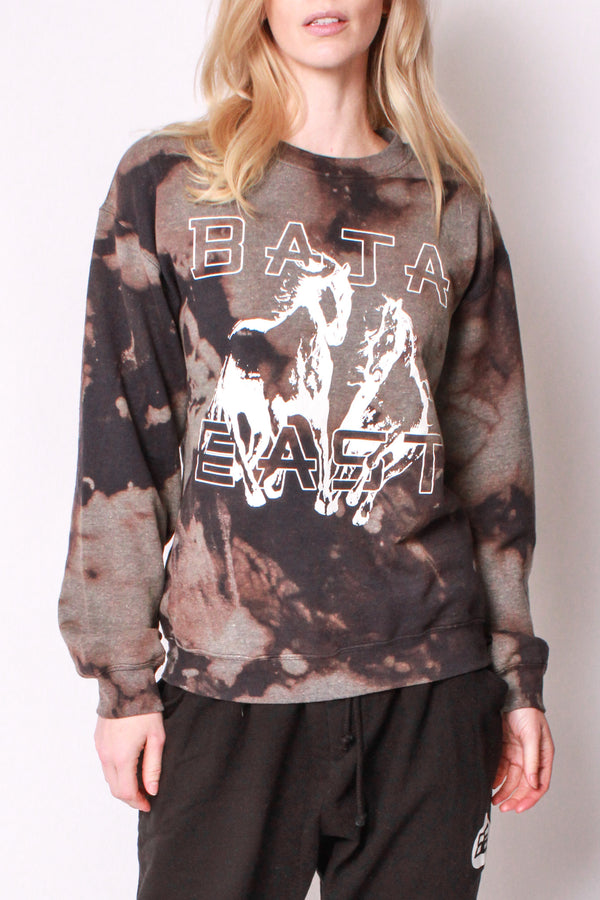 Fleece Crew With Freedom Horses In Chocolate Bleach-Dye